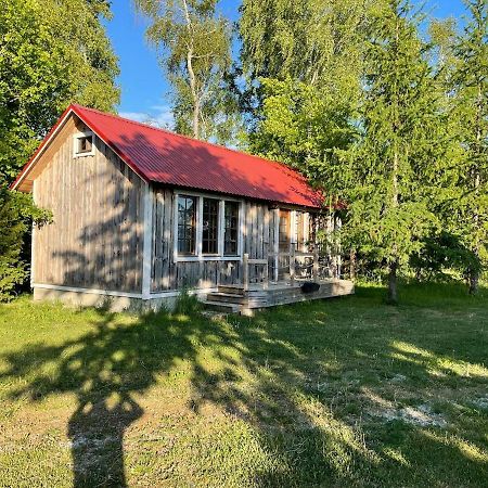 Just Lodges Orissaare Eksteriør bilde
