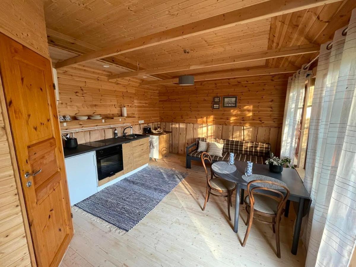 Just Lodges Orissaare Eksteriør bilde