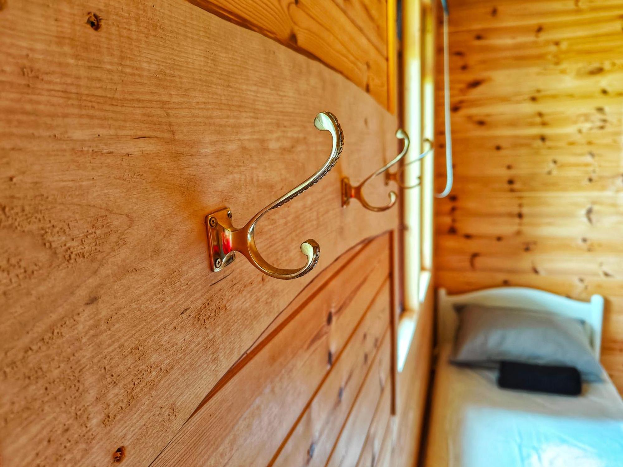 Just Lodges Orissaare Eksteriør bilde